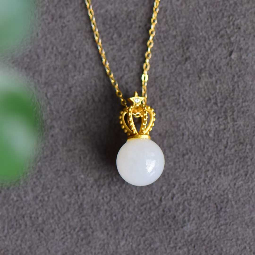 925 Silver Inlaid Nephrite Crown Pendant