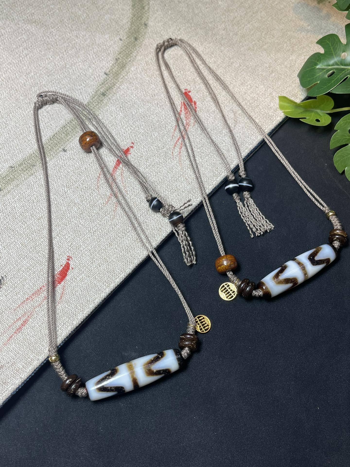 Collar de clavícula con cuentas dzi de diente de tigre doble de moda