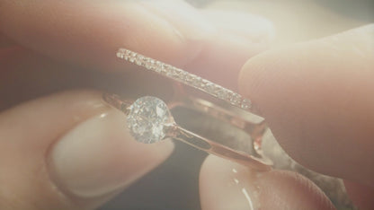 Anillo de circonita cúbica de grano único con diseño de colmena y diseño de moda